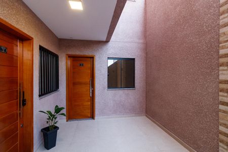 Apartamento à venda com 44m², 2 quartos e 1 vaga Apartamento à venda com 44m², 2 quartos e 1 vagaEntrada