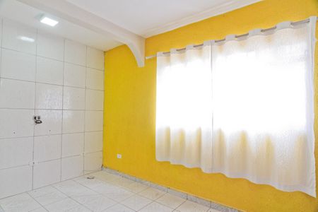 Casa para alugar com 2 quartos, 80m² em Vila Iorio, São Paulo