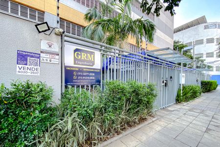 Apartamento à venda com 40m², 1 quarto e 1 vagaFachada - Plaquinha