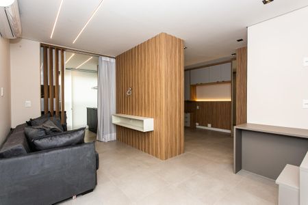 Sala de kitnet/studio para alugar com 1 quarto, 42m² em Vila Gomes Cardim, São Paulo