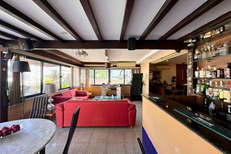 Apartamento à venda com 330m², 4 quartos e 3 vagasSala