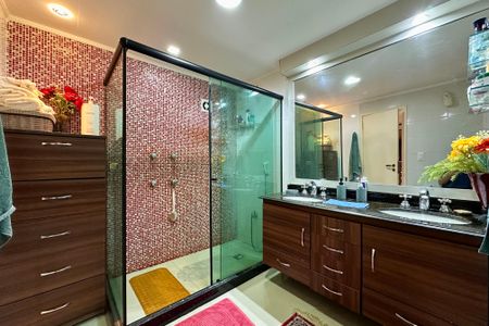 Apartamento à venda com 330m², 4 quartos e 3 vagasQuarto 5 - Suite - Banheiro 