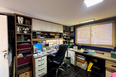 Apartamento à venda com 330m², 4 quartos e 3 vagasQuarto 4