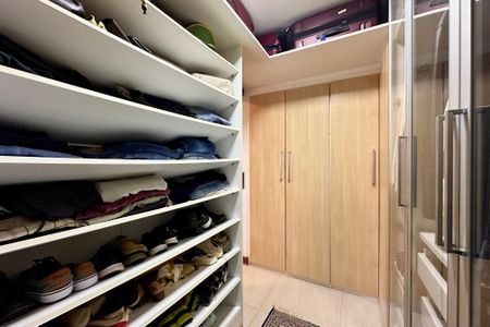 Apartamento à venda com 330m², 4 quartos e 3 vagasQuarto 5 - Suite - Closet