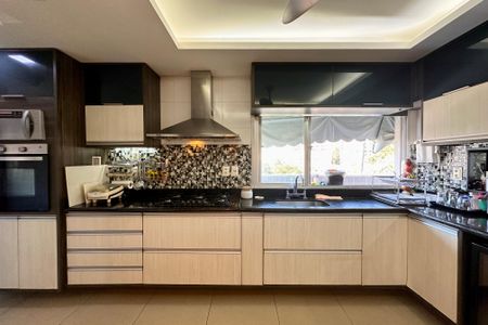 Apartamento à venda com 330m², 4 quartos e 3 vagasCozinha