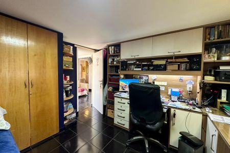 Apartamento à venda com 330m², 4 quartos e 3 vagasQuarto 4