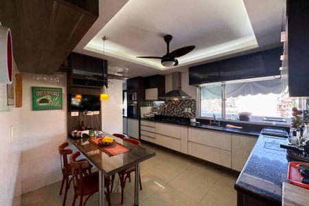 Apartamento à venda com 330m², 4 quartos e 3 vagasCozinha