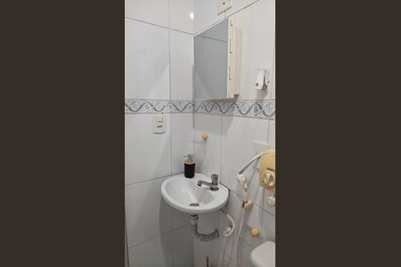 Casa para alugar com 45m², 1 quarto e sem vaga Casa para alugar com 45m², 1 quarto e sem vagaBanheiro