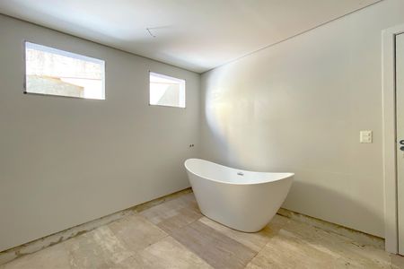 Apartamento à venda com 267m², 4 quartos e 3 vagasBanheiro da Suíte 1