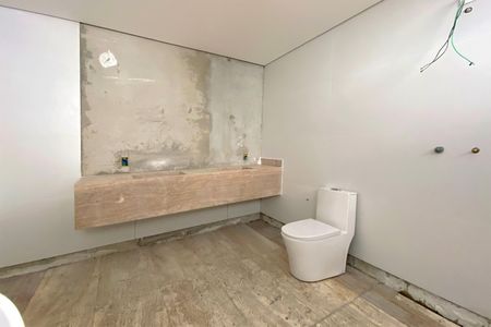 Apartamento à venda com 267m², 4 quartos e 3 vagasBanheiro da Suíte 1