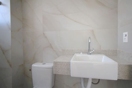 Apartamento à venda com 267m², 4 quartos e 3 vagasBanheiro da Suíte 4