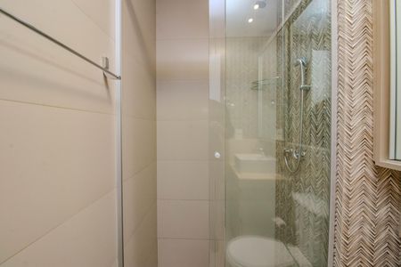 Banheiro Social de apartamento para alugar com 2 quartos, 58m² em Passo D’areia, Porto Alegre