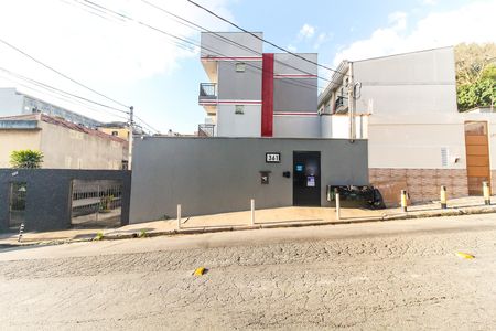 Fachada + Placa de apartamento para alugar com 1 quarto, 33m² em Itaquera, São Paulo