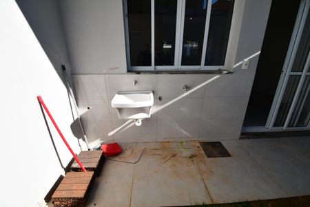 Casa de condomínio à venda com 96m², 3 quartos e 2 vagasÁrea de Serviço