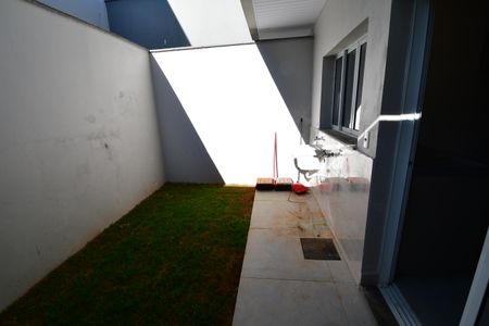 Casa de condomínio à venda com 96m², 3 quartos e 2 vagasÁrea de Serviço