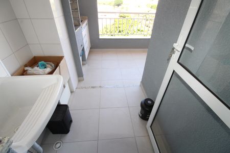 Apartamento para alugar com 77m², 2 quartos e 1 vagaÁrea de Serviço