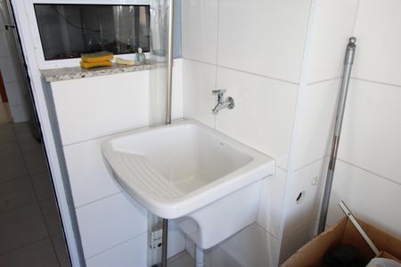 Apartamento para alugar com 77m², 2 quartos e 1 vagaÁrea de Serviço