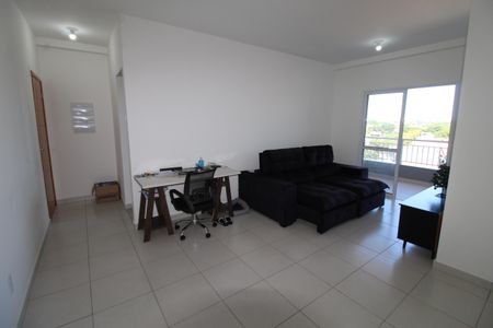 Apartamento para alugar com 77m², 2 quartos e 1 vagaSala