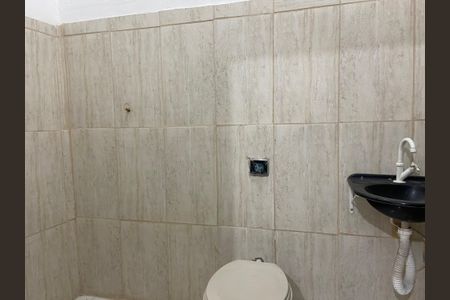 Casa para alugar com 62m², 1 quarto e sem vagaBanheiro