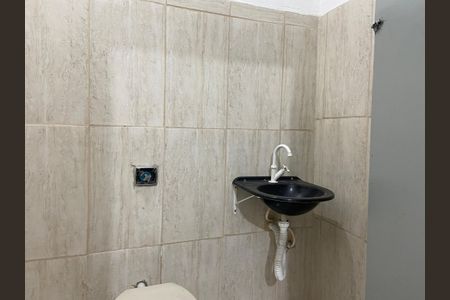 Casa para alugar com 62m², 1 quarto e sem vagaBanheiro