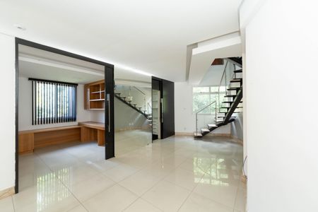 Apartamento à venda com 160m², 4 quartos e 2 vagas Apartamento à venda com 160m², 4 quartos e 2 vagasSala