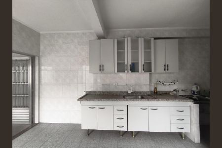 Casa para alugar com 180m², 3 quartos e 2 vagas Casa para alugar com 180m², 3 quartos e 2 vagasCozinha e Área de Serviço