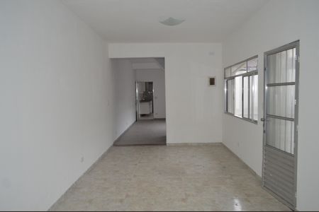 Casa para alugar com 180m², 3 quartos e 2 vagasSala