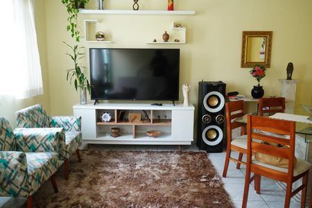 Casa de condomínio à venda com 118m², 3 quartos e 3 vagasSala