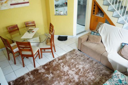 Casa de condomínio à venda com 118m², 3 quartos e 3 vagasSala