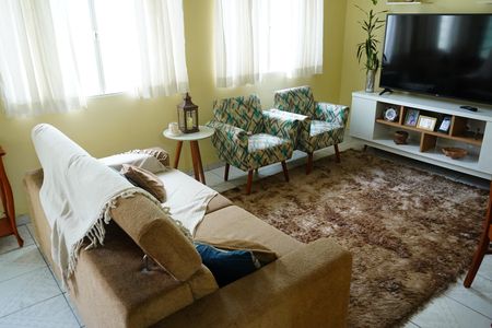 Casa de condomínio à venda com 118m², 3 quartos e 3 vagasSala