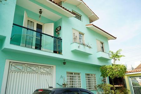 Casa de condomínio à venda com 118m², 3 quartos e 3 vagasFachada da casa