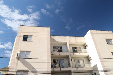 Plaquinha de apartamento para alugar com 3 quartos, 110m² em Centro, Uberlândia