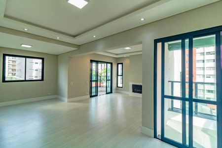 Apartamento para alugar com 136m², 3 quartos e 2 vagas