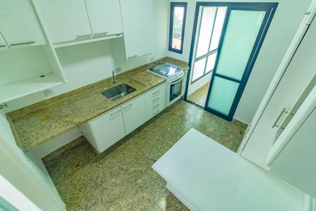 Apartamento para alugar com 136m², 3 quartos e 2 vagas