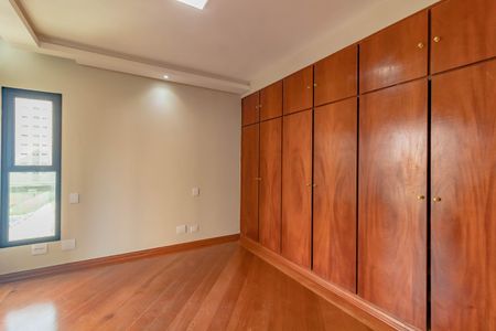 Apartamento para alugar com 136m², 3 quartos e 2 vagas