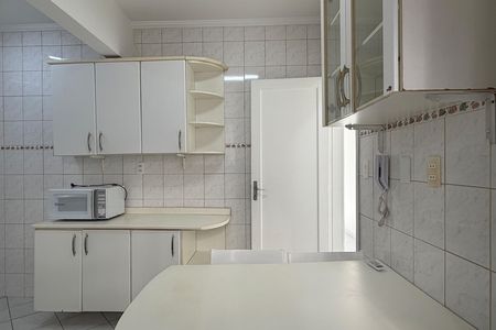Cozinha de apartamento para alugar com 1 quarto, 77m² em Gonzaga, Santos
