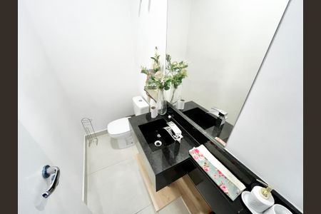 Casa à venda com 140m², 3 quartos e 2 vagasLavabo