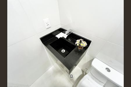 Casa à venda com 140m², 3 quartos e 2 vagasBanheiro da Suíte 1