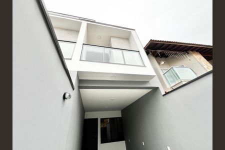 Casa à venda com 140m², 3 quartos e 2 vagasFachada