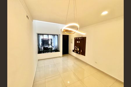 Casa à venda com 140m², 3 quartos e 2 vagasSala