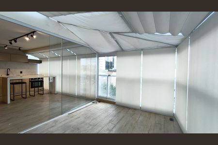 Studio para alugar com 68m², 1 quarto e 1 vaga Studio para alugar com 68m², 1 quarto e 1 vagaVaranda