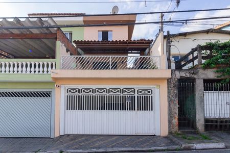 Casa à venda com 125m², 3 quartos e 1 vaga Casa à venda com 125m², 3 quartos e 1 vagaFachada