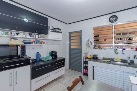Casa à venda com 125m², 3 quartos e 1 vaga Casa à venda com 125m², 3 quartos e 1 vagaCozinha