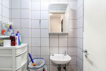 Apartamento para alugar com 95m², 3 quartos e 2 vagasBanheiro de Serviço