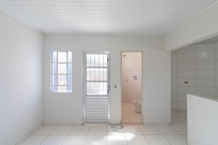 Casa para alugar com 40m², 1 quarto e sem vaga Casa para alugar com 40m², 1 quarto e sem vagaSala