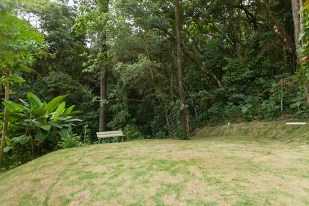 Casa de condomínio à venda com 335m², 5 quartos e 6 vagasQuintal