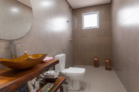 Casa de condomínio à venda com 335m², 5 quartos e 6 vagasLavabo