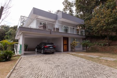 Casa de condomínio à venda com 335m², 5 quartos e 6 vagasfacahda