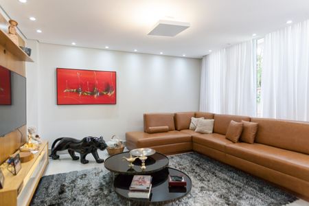 Casa de condomínio à venda com 335m², 5 quartos e 6 vagasSala