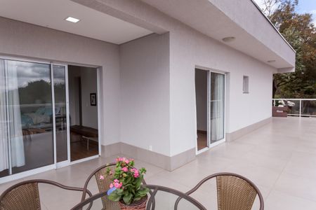 Casa de condomínio à venda com 335m², 5 quartos e 6 vagasvaranda das suites